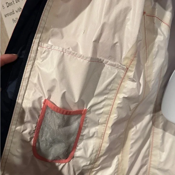 Vineyard Vines Women's Coral Rain Jacket - Picture 5 of 12